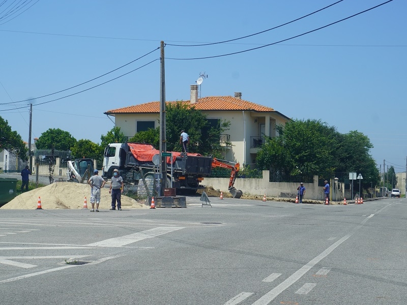 Construção de rotunda de Vale de Ílhavo em andamento