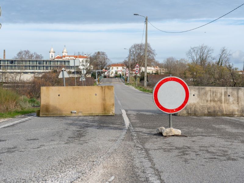 Ponte da Vista Alegre mantém-se encerrada