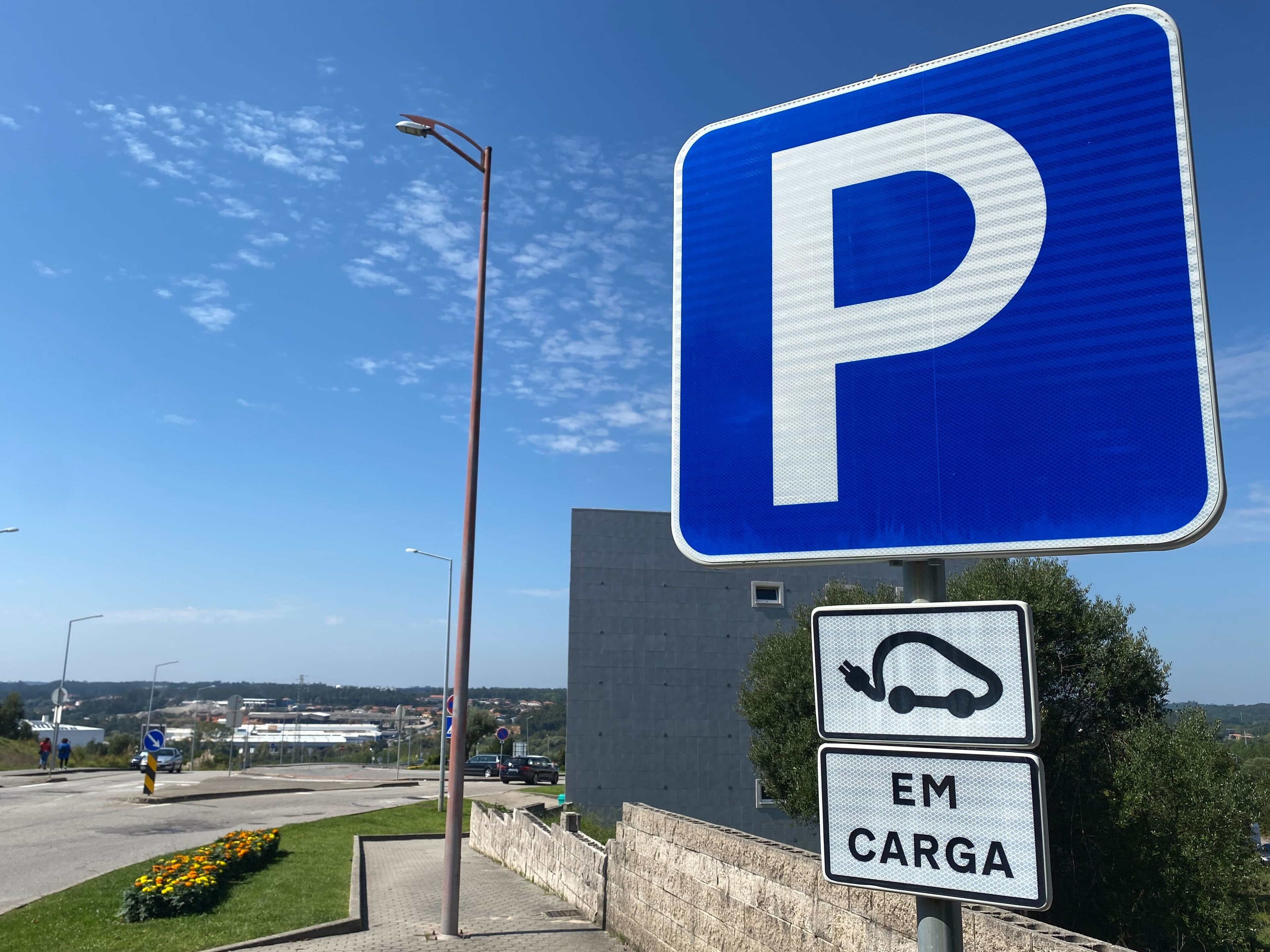 Município de Oliveira do Bairro anuncia grande investimento em postos de carregamento de veículos e(...)